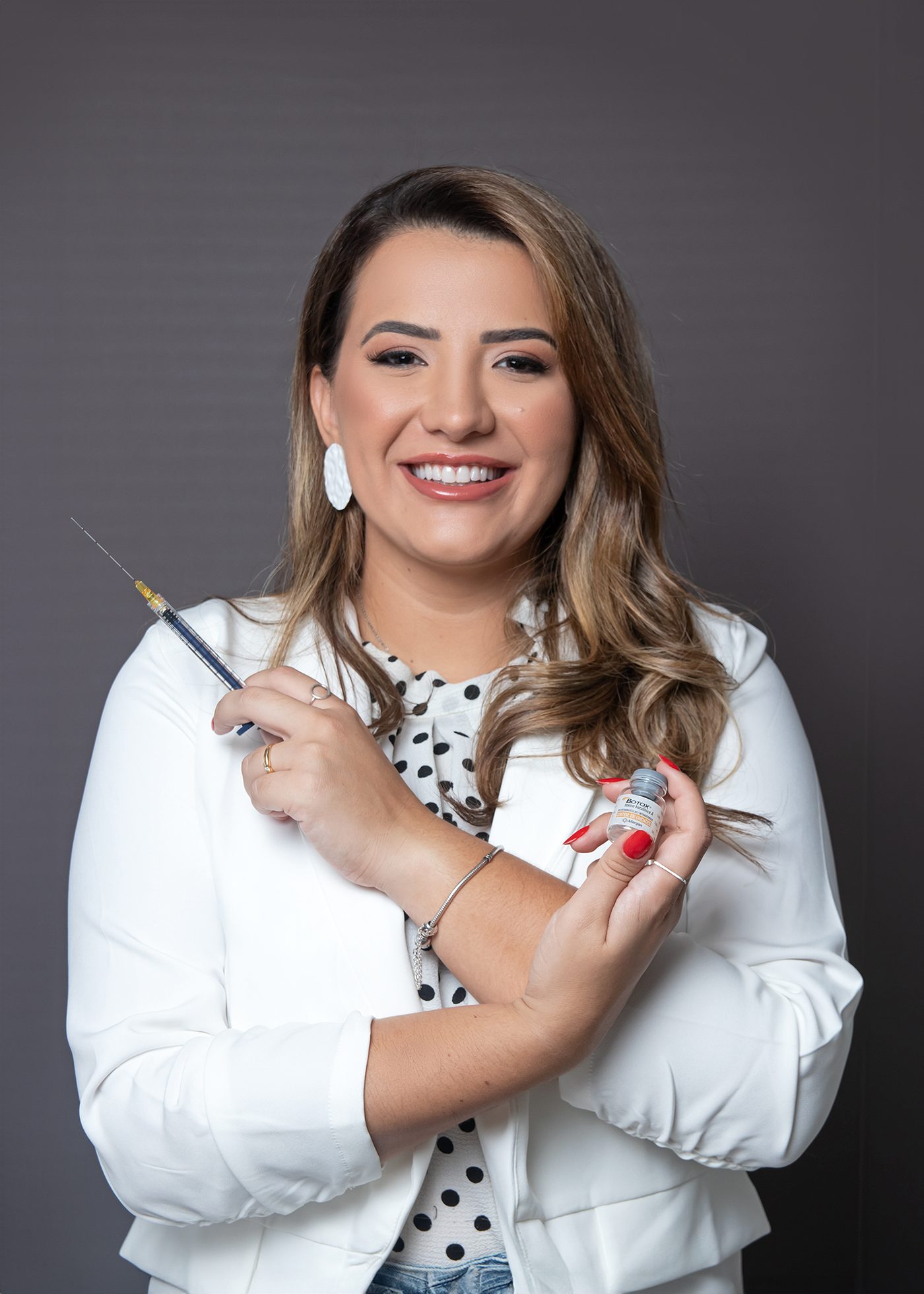 Dra. Suelen Lopes, especialista em harmonização facial